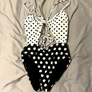 Hula Honey black and white polka dot monokini size small